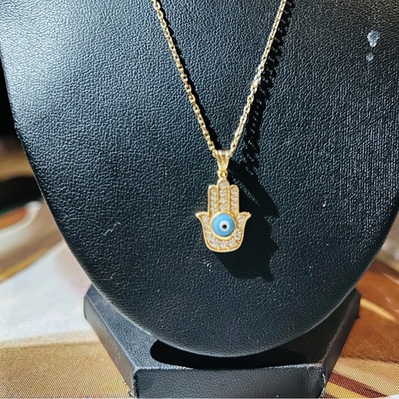 Gold Hamsa Pendant Necklace - Picture 3 of 4